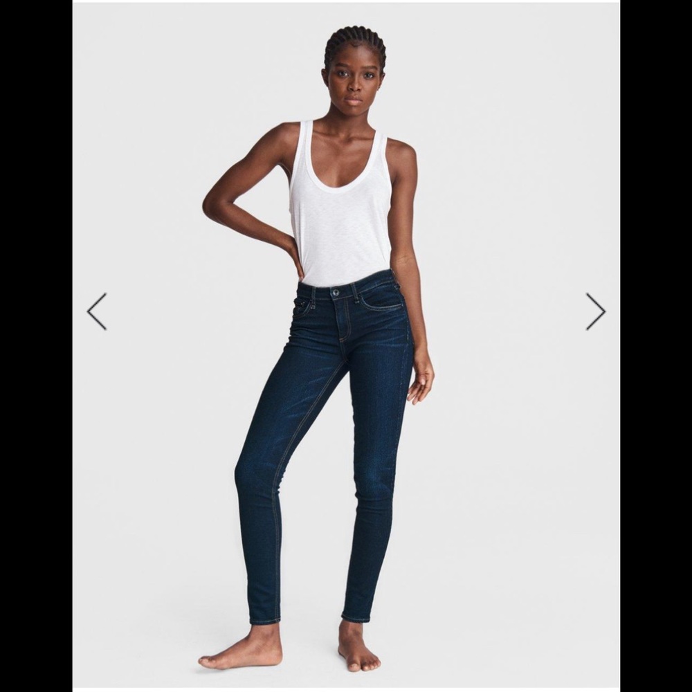 RAG & BONE Skinny -JEANS

Slim Fit Dark Indigo Jean used a good condition